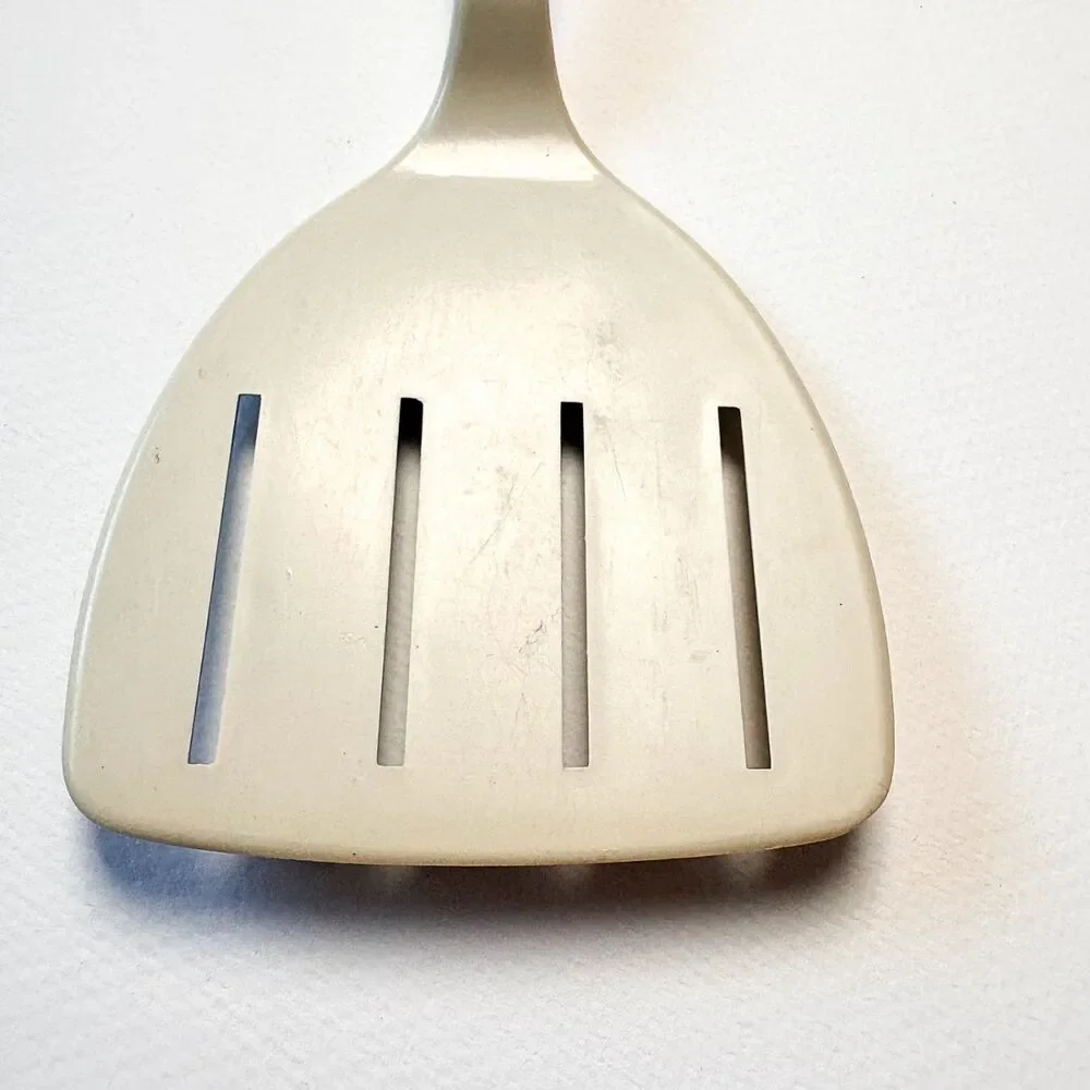 Vintage Tailor Made Products Spatula Beige Slotted Turner Kitchen Utensil Good